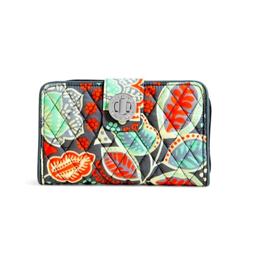 Vintage Very Bradley 2016 Nomadic Floral Turn Lock Wallet